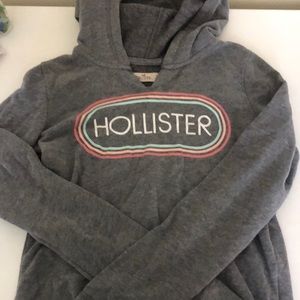 Comfy Hollister Sweatshirt!!